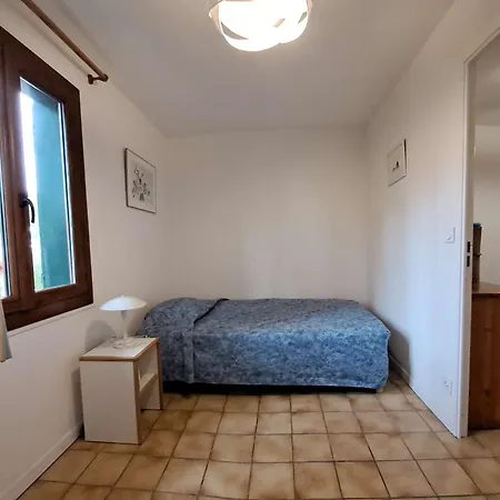Дом отдыха Maison Sous La Pinede, Wifi - 4 Pers. - Fr-1-878-52
